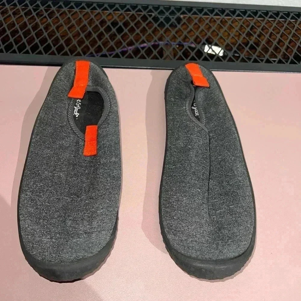 Cat & Jack Grover Slip-on Water Shoes Boys Size 4 Gray With Orange Summer, Vacay